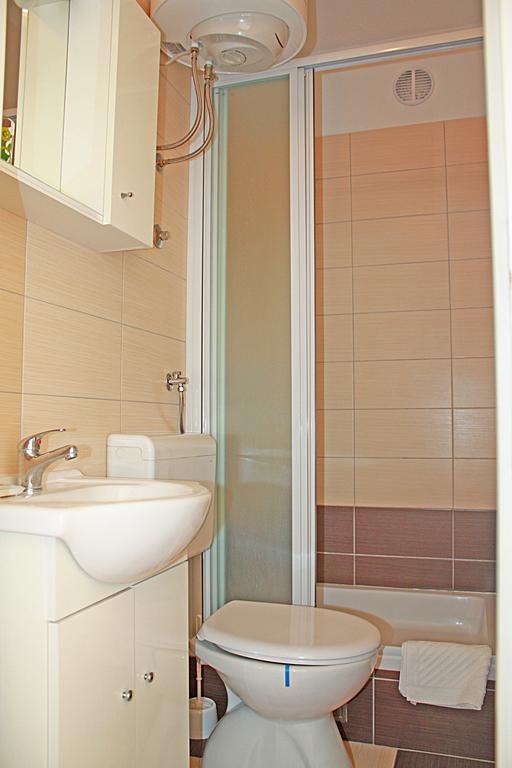 Bougainvillea Apartments Makarska Zewnętrze zdjęcie