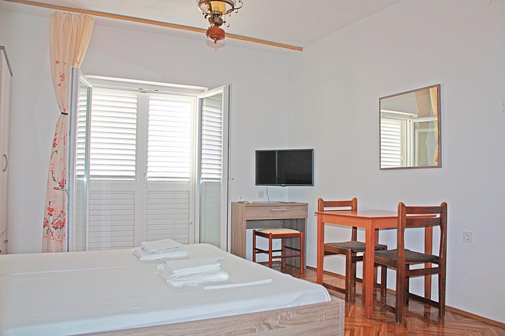 Bougainvillea Apartments Makarska Zewnętrze zdjęcie