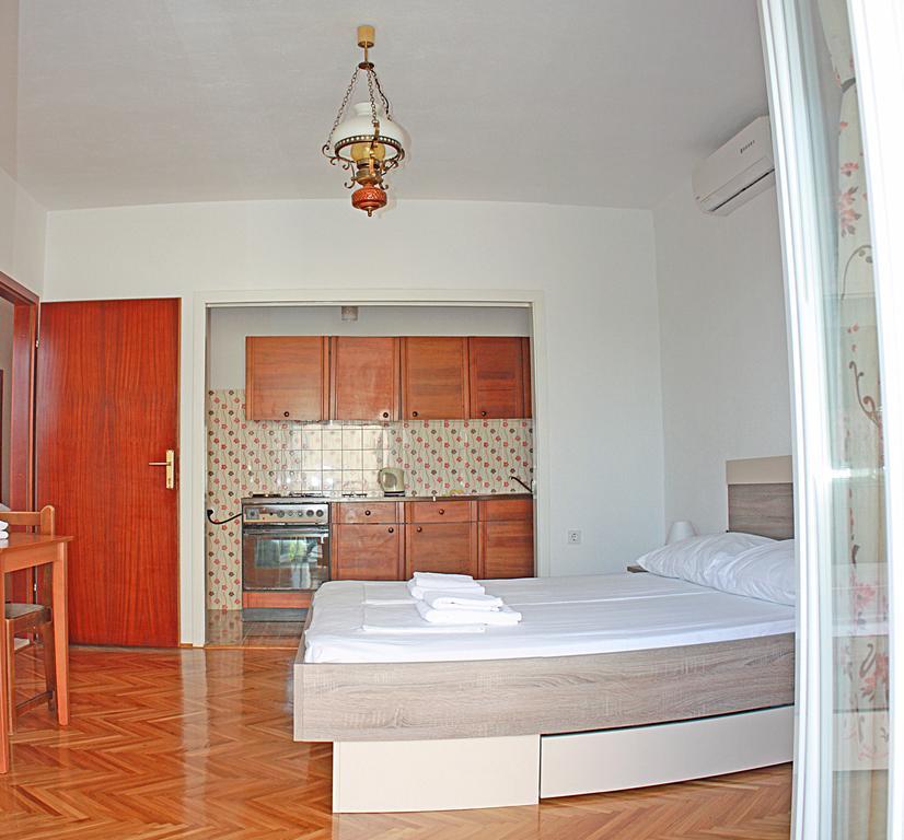 Bougainvillea Apartments Makarska Zewnętrze zdjęcie